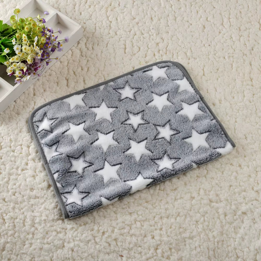 Plush Blanket - Warm Sleeping Blanket for Dogs & Cats.