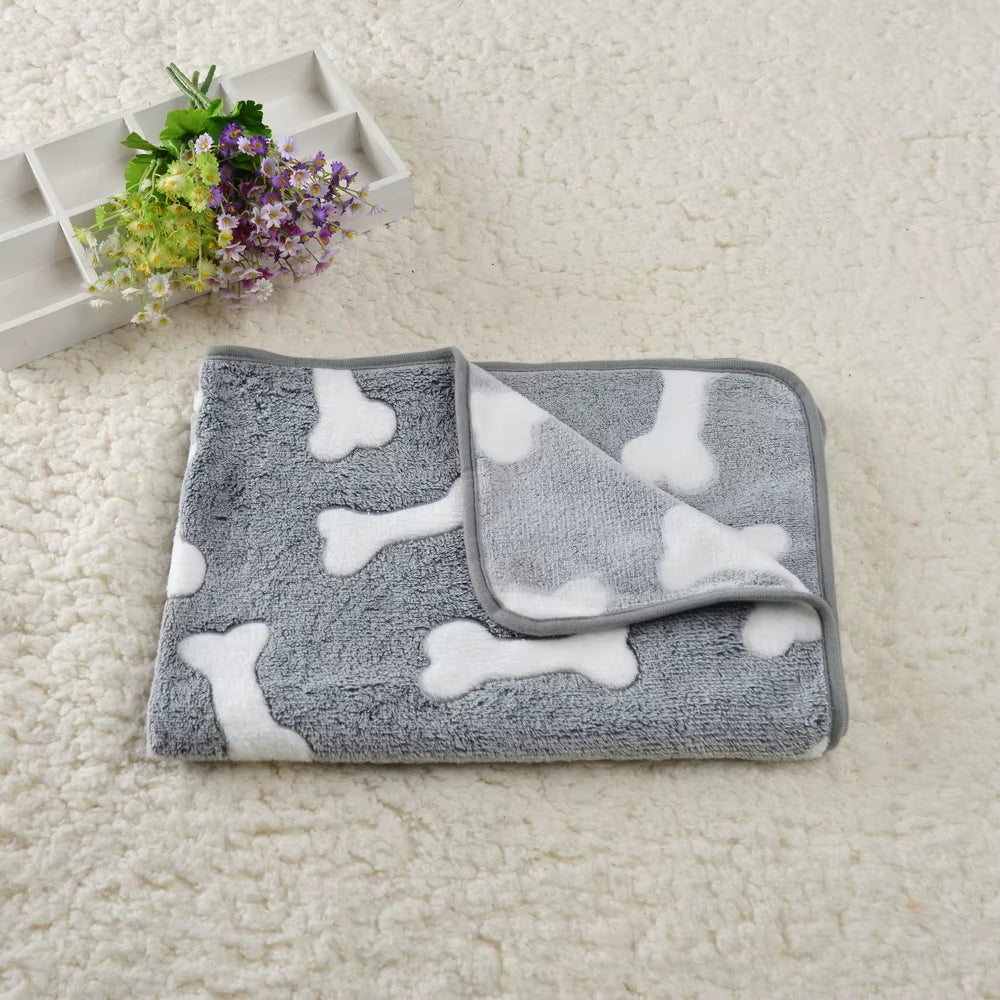 Plush Blanket - Warm Sleeping Blanket for Dogs & Cats.